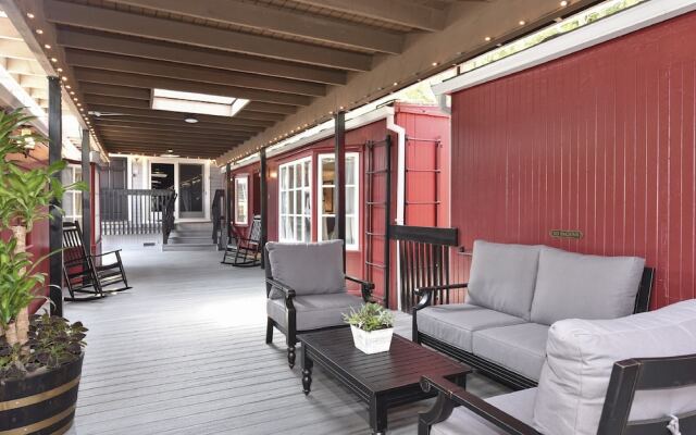 Napa Valley Railway Inn