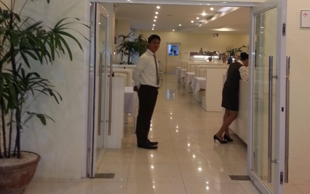 Parkway Hotel
