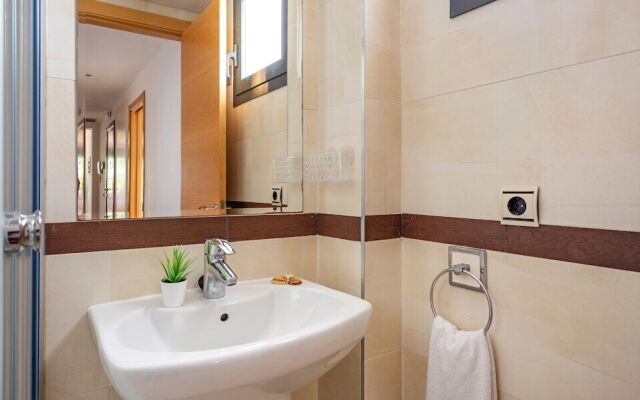 Ground Floor Terrace Apartment in Alamar Ref 31