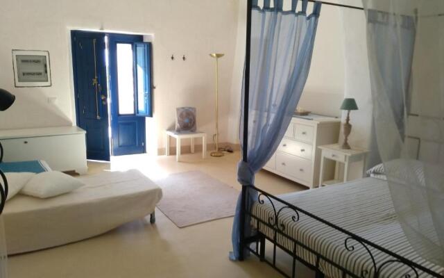 Alicudi Giardino dei Carrubi- al gradino 365