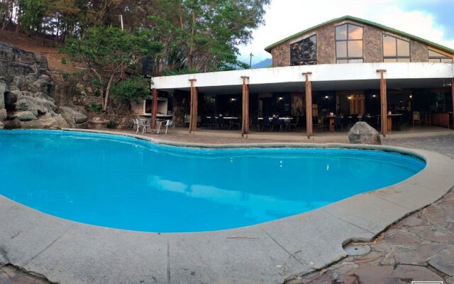 Hotel Entre Pinos
