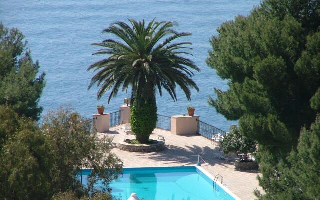 Excelsior Palace Hotel