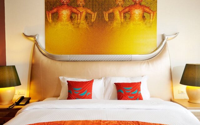 The StandardX Bangkok Phra Arthit