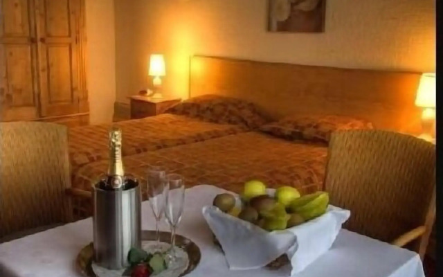 The Lauriston Hotel
