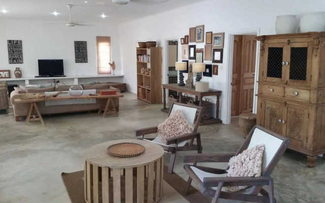 Castaway Lodge