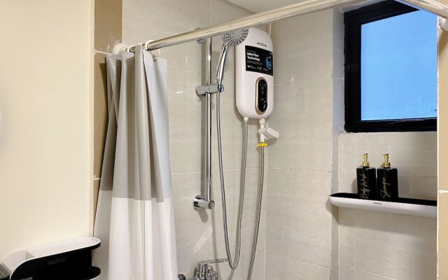 Restful And Modern Look 2Br At Meikarta Apartment