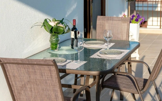 Dimi Seafront Partment by Rentals Pro