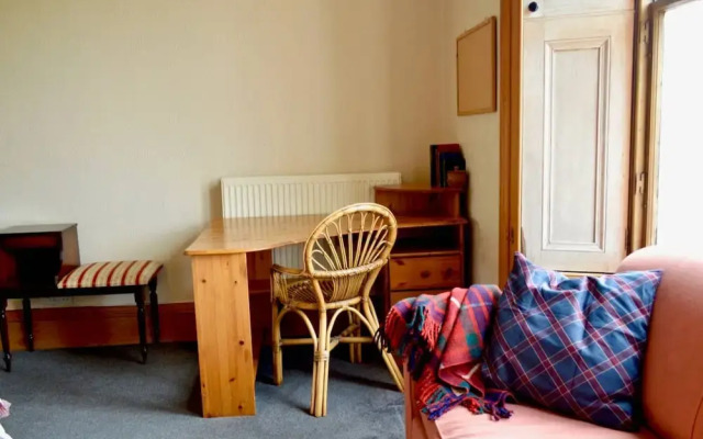 Charismatic 3 Bedroom Flat With Harry Potter Themes
