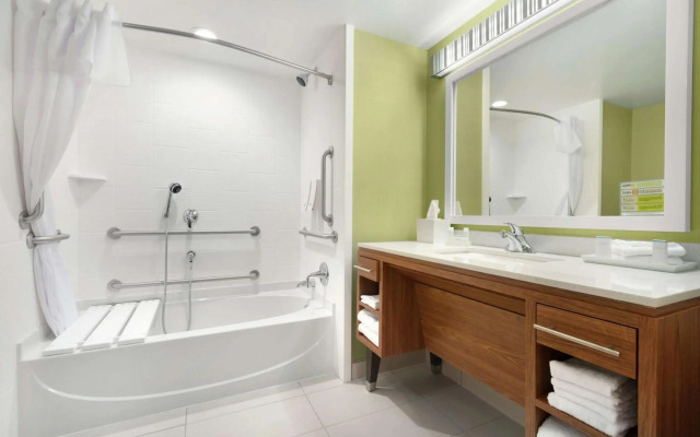 Home2 Suites by Hilton Milwaukee Airport