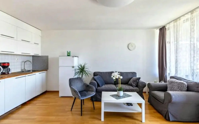 Stunning 1-bed Apartment in Neuss