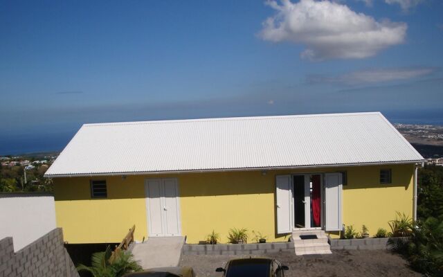 House With 2 Bedrooms in Saint Paul, With Wonderful sea View, Enclosed