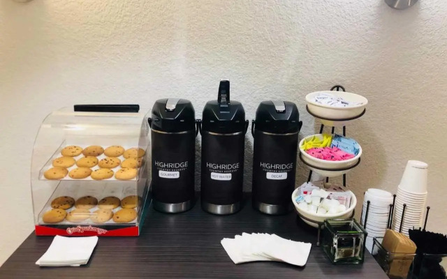 Country Inn & Suites by Radisson, DFW Airport South, TX