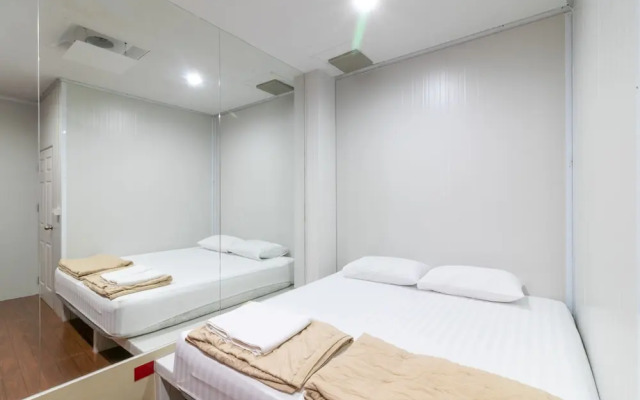 The Rooftop Residence Hostel