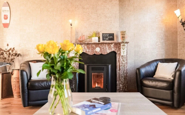 Beautiful Holiday Home in Kamperland Near the Beach