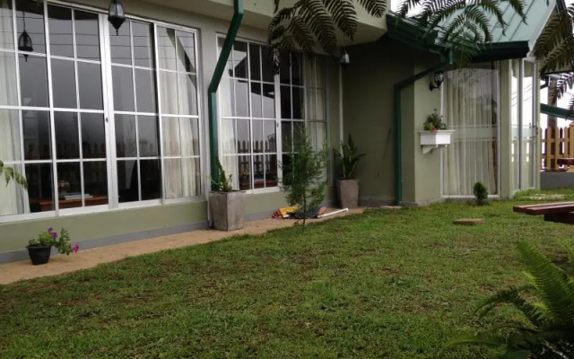 Misty Hills Boutique Cottage