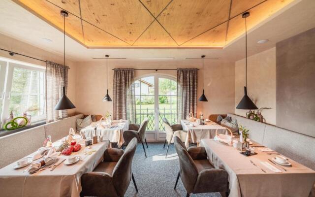 MONS suites wine passion