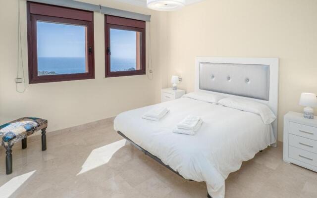 2086-Amazing penthouse 2 terraces sea view