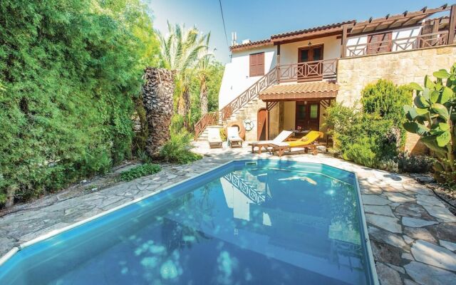 Stunning Home in Miliou Paphos With 3 Bedrooms, Sauna and Outdoor Swimming Pool