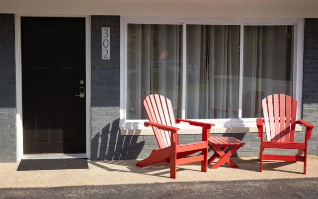The Lakehouse Inn at Sledd Creek