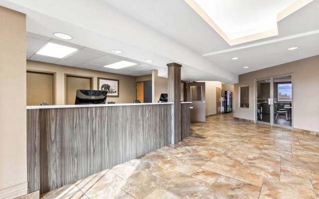 Super 8 by Wyndham Prince Albert