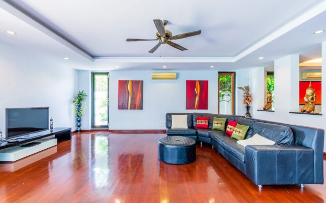 5 BR Pool Villa In Great Location - CV5