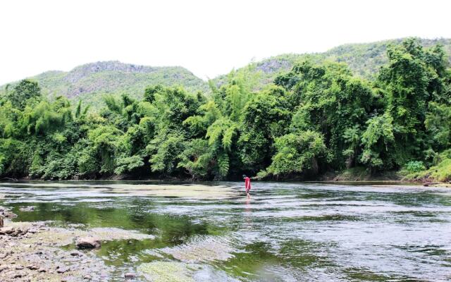 Aekpailin River Kwai Resort