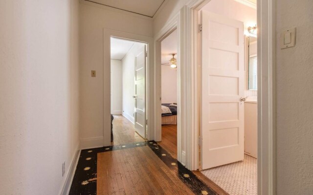 Charming 2bed House in Koreatown