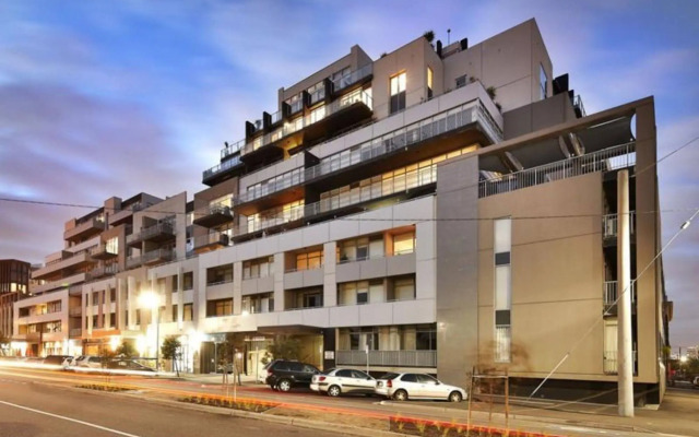 Port Melbourne Panorama - StayCentral