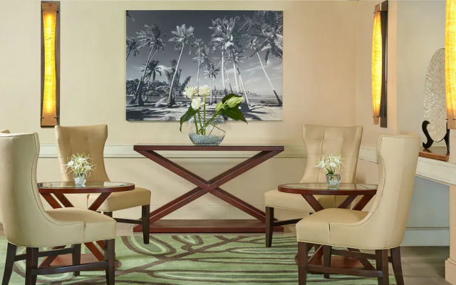 Aqua Palms Waikiki