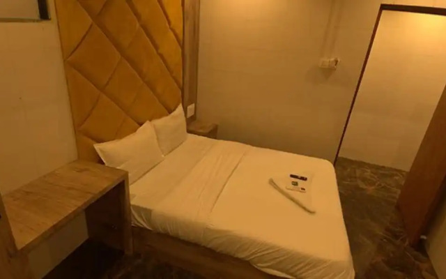Fabhotel Platinum Inn