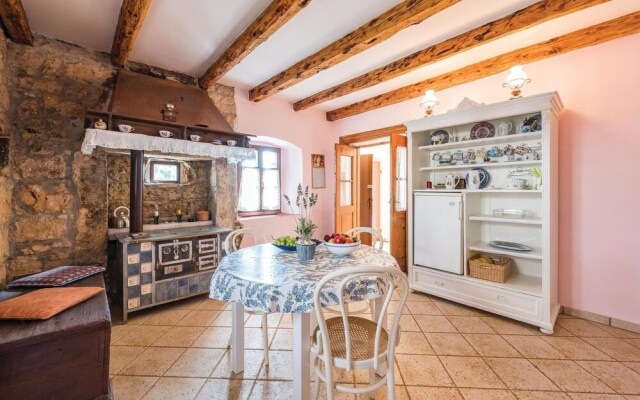 Beautiful Home in Markovac With Wifi and 5 Bedrooms