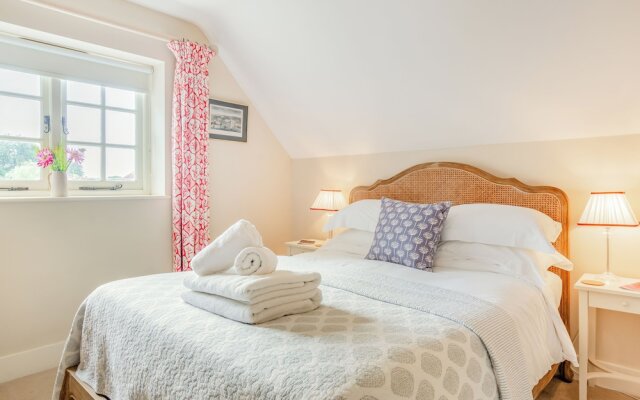 Elizabeth -Tiger Inn