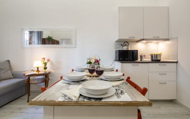 Central Station Apartment by Mmega