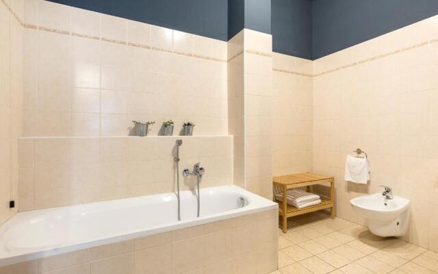 La Promenade by Impero House