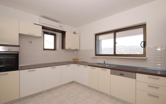 Beautiful Home in Korcula With Wifi and 4 Bedrooms