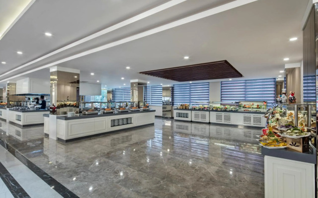 Aydinbey Queen's Palace & Spa - Ultra All Inclusive