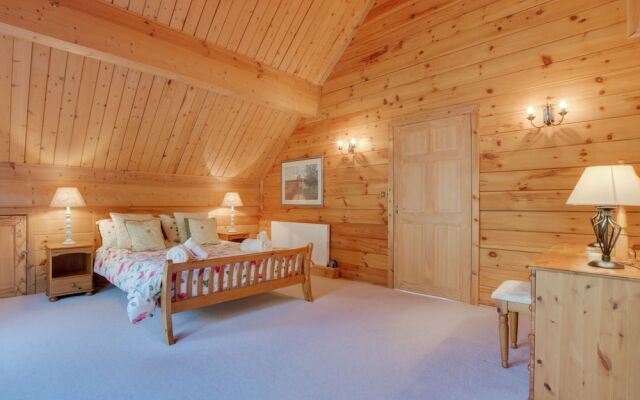 Pleasant Holiday Home in Little Petherick Near Padstow