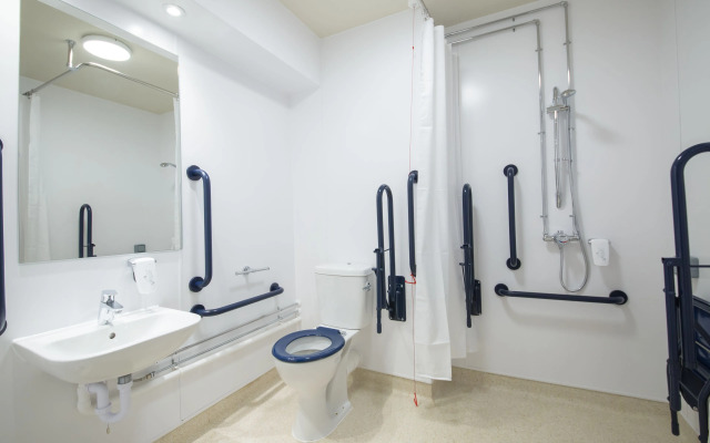 Paisley Pear, Brackley by Marston's Inns