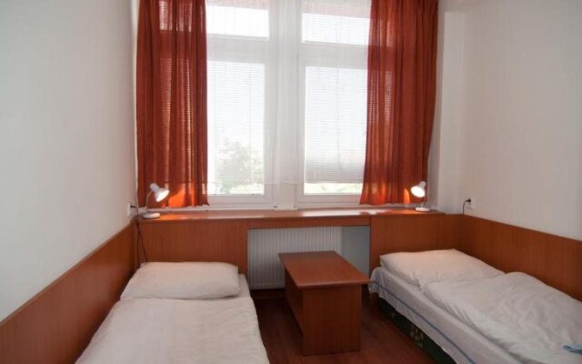 Hotel Avion
