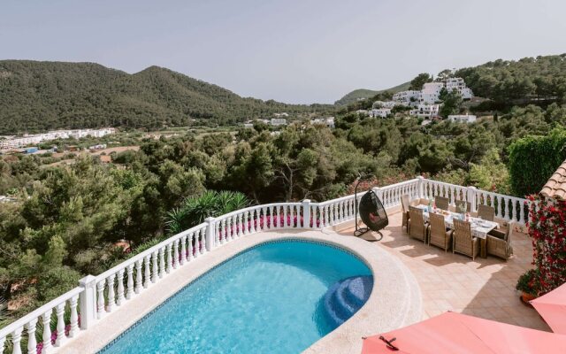 Luxurious, Detached Villa With Swimming Pool 10 Persons