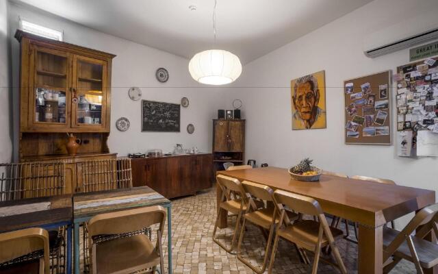 Casa do Bairro by Shiadu