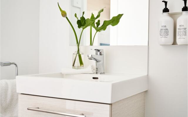 Peterborough House & Motel