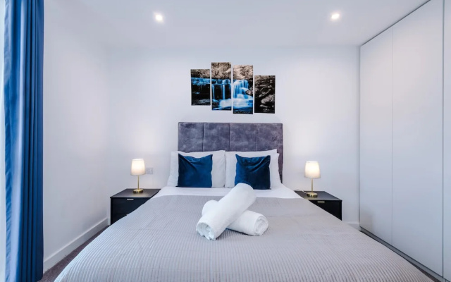 Sleek Apartment near the City Center