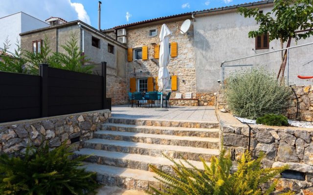 Stunning Home in Brzac With 2 Bedrooms, Wifi and Outdoor Swimming Pool