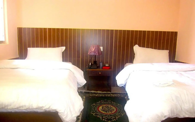 Hotel Half Moon