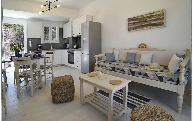 Theasis Sifnos Apatments