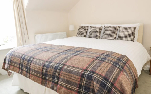 1 Blinkbonny Cottages