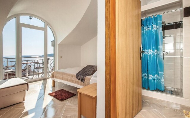 Nice Home in Sevid With 6 Bedrooms, Wifi and Outdoor Swimming Pool
