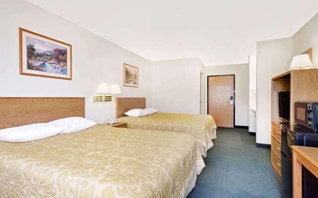 Super 8 by Wyndham Battle Mountain