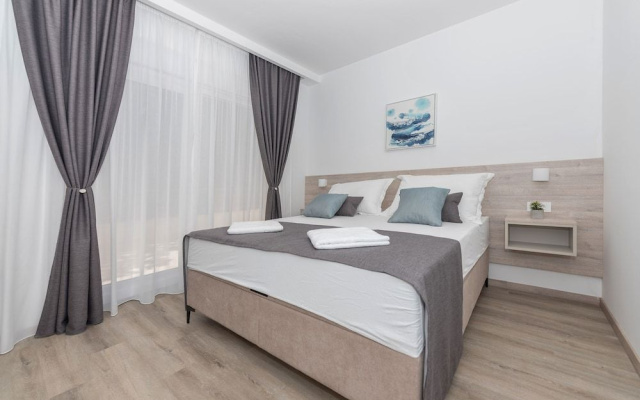 Makarska Beach Apartments Mara